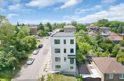 10 Summit Avenue Unit# 3 Toronto W03 Ontario M6E 1X4