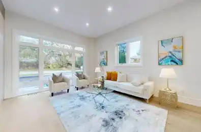 28 Scott Street Whitby Ontario L1N 3L1