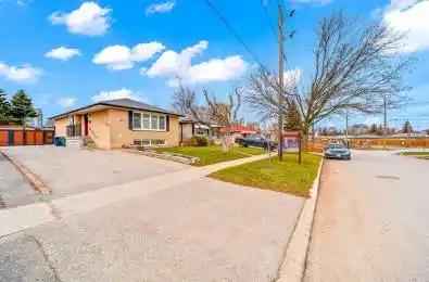24 Hurley Crescent Toronto E09 Ontario M1P 4H4
