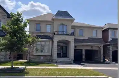 51 Bridgepointe Court Aurora Ontario L4G 3H8