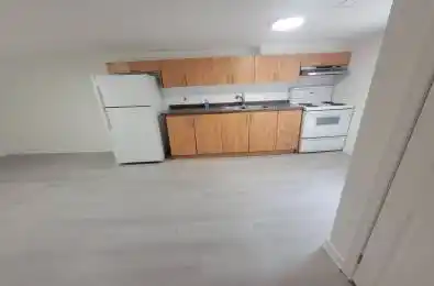 92 Nelson Street Unit# Lower Brampton Ontario L6X 1C8