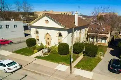 16-18 Mosley Street Aurora Ontario L4G 1G6