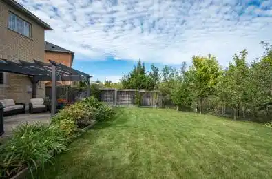 318 Malboeuf Court Milton Ontario L9T 7Y5