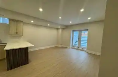 16 Maple Fields Circle Aurora Ontario L4G 3X7