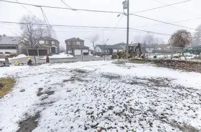 33 Andrew Avenue Toronto E08 Ontario M1M 3H1