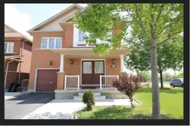 55 PEACHLEAF Crescent Brampton Ontario L7A 2B4
