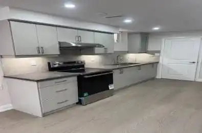 10 Bermondsey Way Brampton Ontario L6Y 0E4