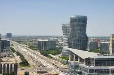 30 Elm Drive Unit# 3502 Mississauga Ontario L5B 0N6