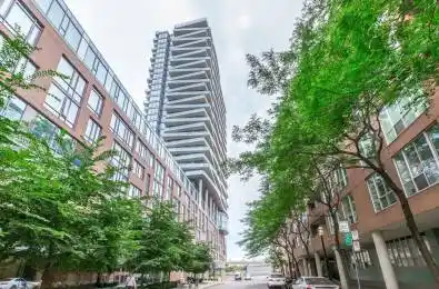 1 Market Street Unit# 628 Toronto C08 Ontario M5R 2E2