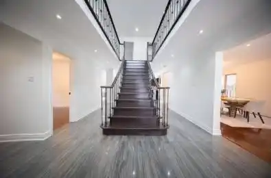 2088 Perran Drive Mississauga Ontario L5K 2R4