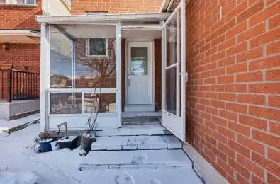 676 Galloway Crescent Mississauga Ontario L5C 3W1