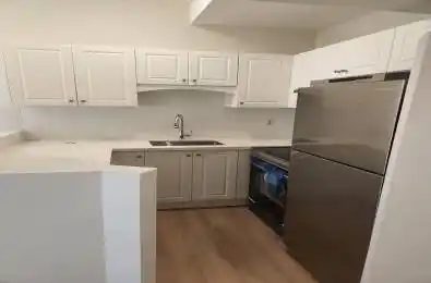 556 Spadina Crescent Unit# 4 Toronto C01 Ontario M5S 2J9