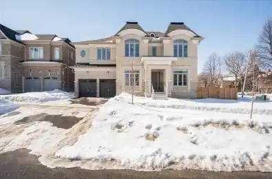 6 Dennis Reed Court Aurora Ontario L4G 4A5