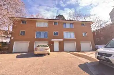 42 Market Street Cambridge Ontario N1R 3T2