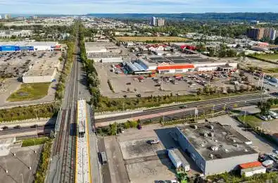 23 centennial Parkway Hamilton Ontario L8G 2C1