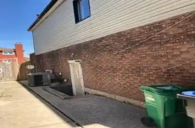 657 Thamesford Terrace Unit# Lower Mississauga Ontario L5R 2B8