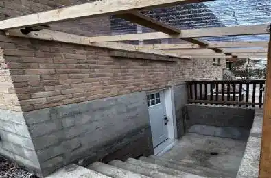 16 Milne Lane Markham Ontario L3P 1C7