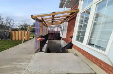 12 Peer Drive Unit# BSMNT Guelph Ontario N1C 1G9