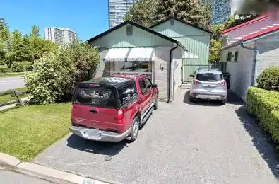 19 Helena Court Brampton Ontario L6S 2N4